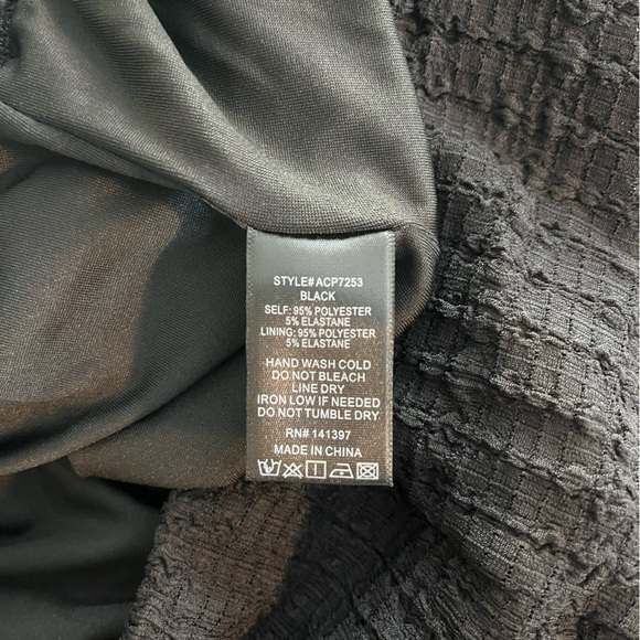 ASTR THE LABEL Zoe Black Textured Pull-On Flare Pants - Picture 11 of 12